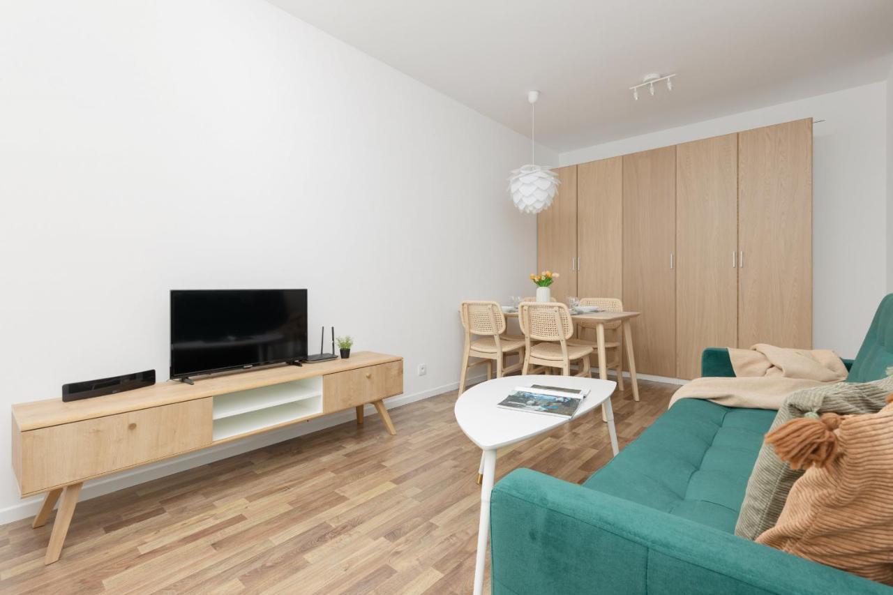 Stacja Wola Apartments With Parking By Noclegi Renters Βαρσοβία Εξωτερικό φωτογραφία