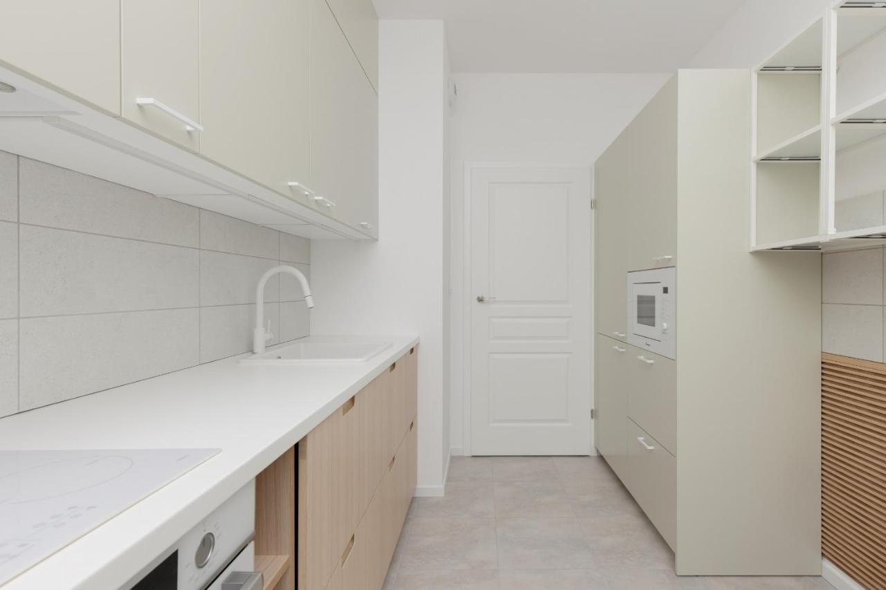 Stacja Wola Apartments With Parking By Noclegi Renters Βαρσοβία Εξωτερικό φωτογραφία